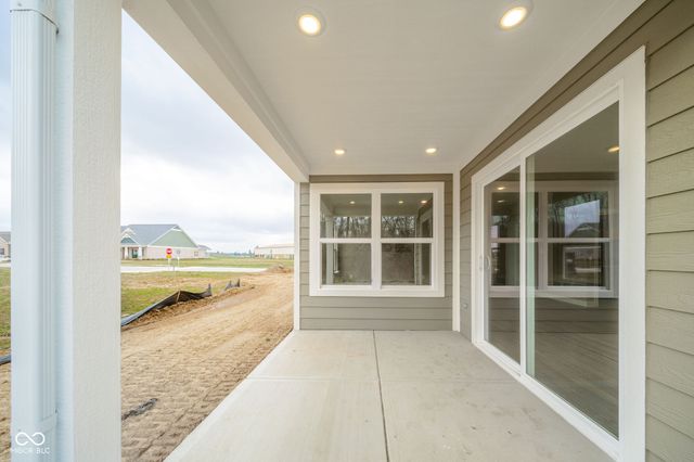 402 Luellen Way, New Castle, IN 47362