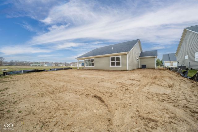 402 Luellen Way, New Castle, IN 47362