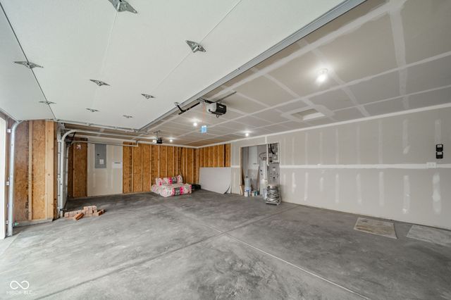 402 Luellen Way, New Castle, IN 47362