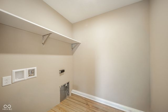 402 Luellen Way, New Castle, IN 47362