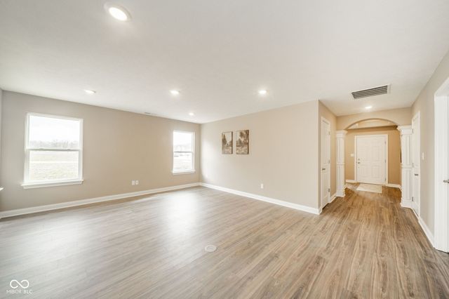 402 Luellen Way, New Castle, IN 47362