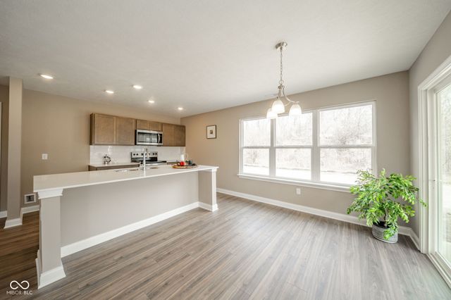 402 Luellen Way, New Castle, IN 47362