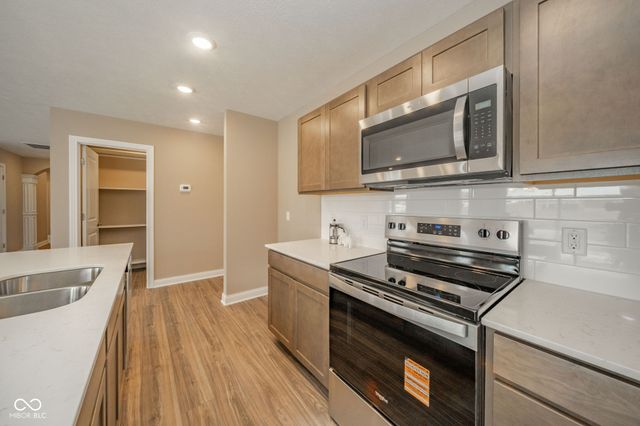 402 Luellen Way, New Castle, IN 47362