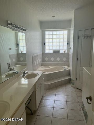 11 Canterbury Woods, Ormond Beach, FL 32174