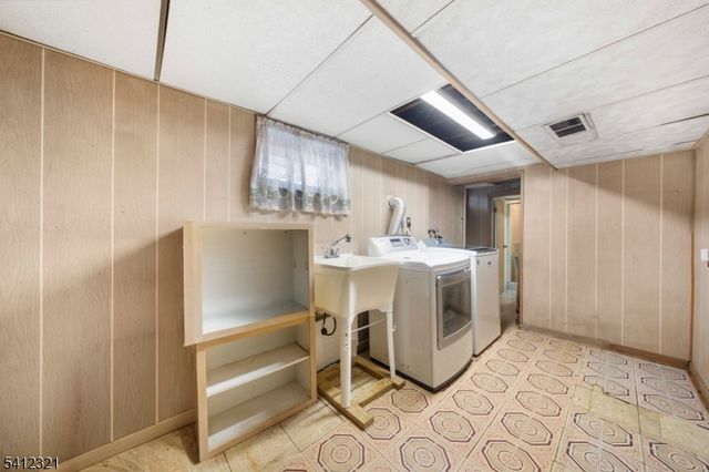 26 Edward Ct, Clifton City, NJ 07011