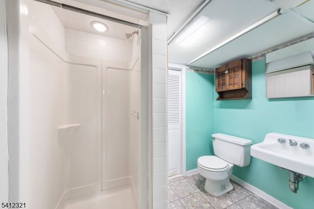 26 Edward Ct, Clifton City, NJ 07011