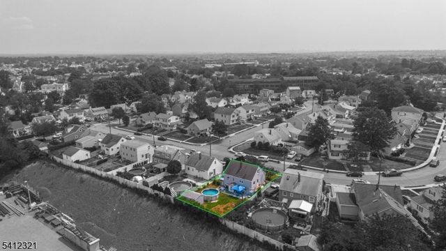 26 Edward Ct, Clifton City, NJ 07011