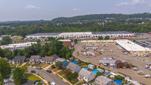 26 Edward Ct, Clifton City, NJ 07011