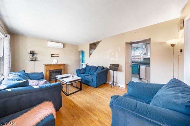 26 Edward Ct, Clifton City, NJ 07011