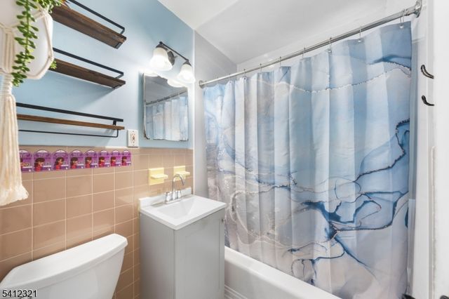 26 Edward Ct, Clifton City, NJ 07011