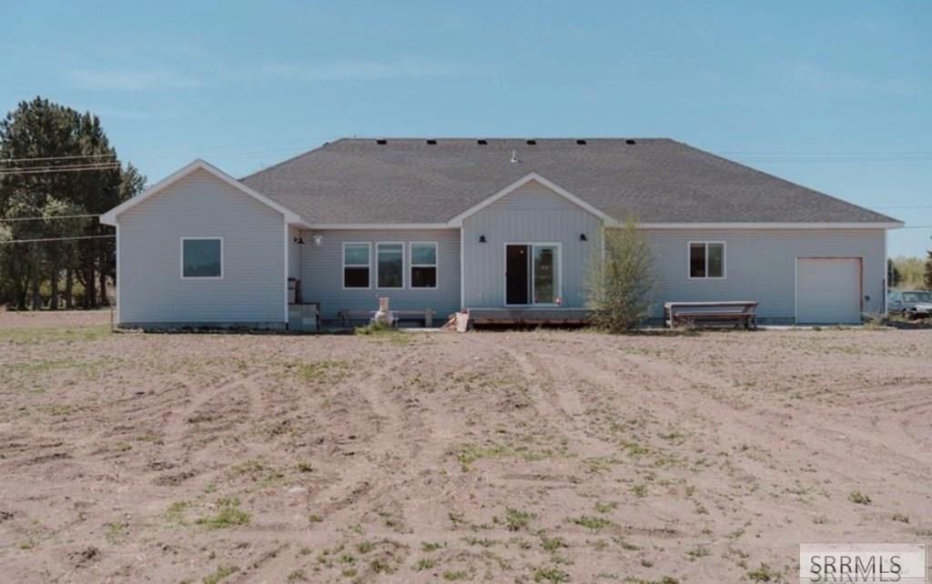 Image 3 of property listing at 765 N 600 E, Firth, ID 83236