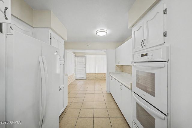 5724 W FAIRMOUNT Avenue, Phoenix, AZ 85031