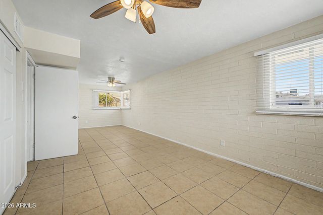 5724 W FAIRMOUNT Avenue, Phoenix, AZ 85031