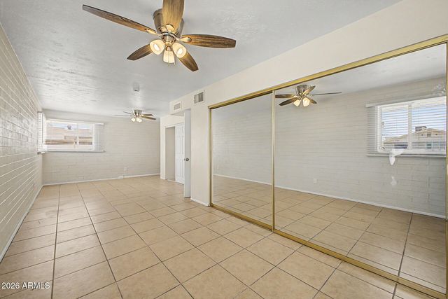 5724 W FAIRMOUNT Avenue, Phoenix, AZ 85031