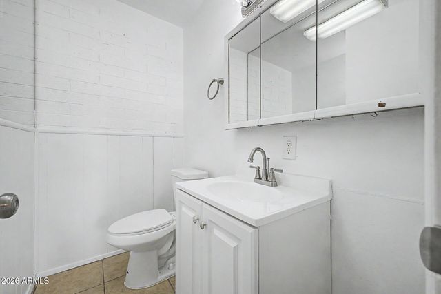 5724 W FAIRMOUNT Avenue, Phoenix, AZ 85031