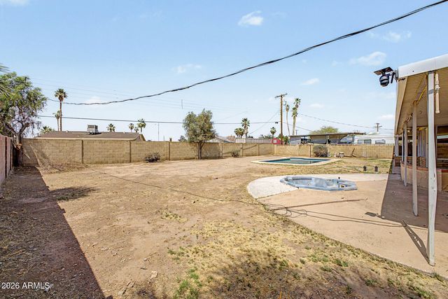 5724 W FAIRMOUNT Avenue, Phoenix, AZ 85031