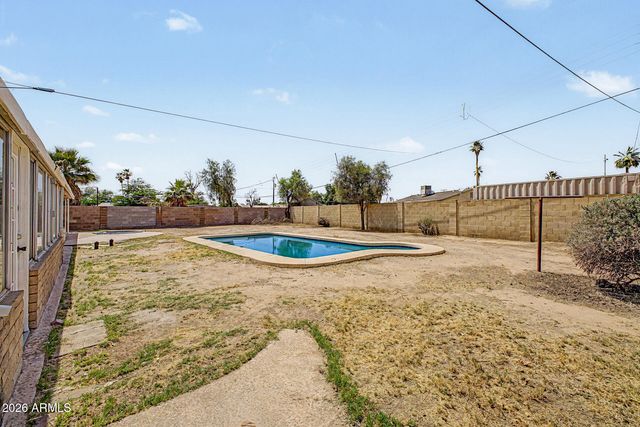 5724 W FAIRMOUNT Avenue, Phoenix, AZ 85031