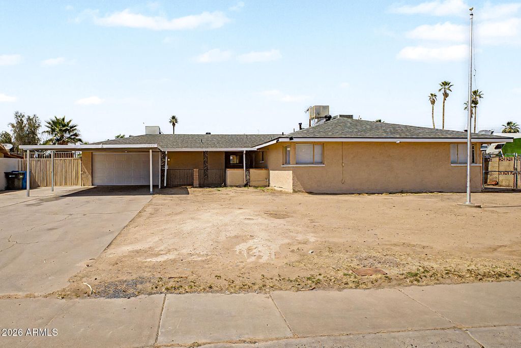 5724 W FAIRMOUNT Avenue, Phoenix, AZ 85031