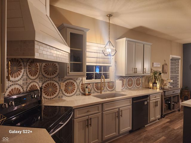 16 Torrey Pine Drive, Brownsburg, IN 46112