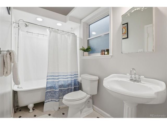 3339 W Moncrieff Pl, Denver, CO 80211