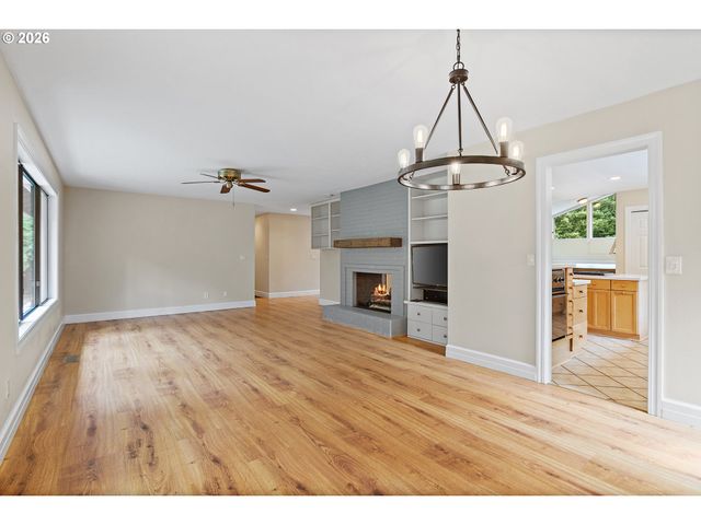 6640 PALOMINO Cir, West Linn, OR 97068