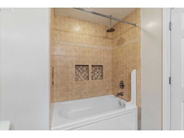 6640 PALOMINO Cir, West Linn, OR 97068