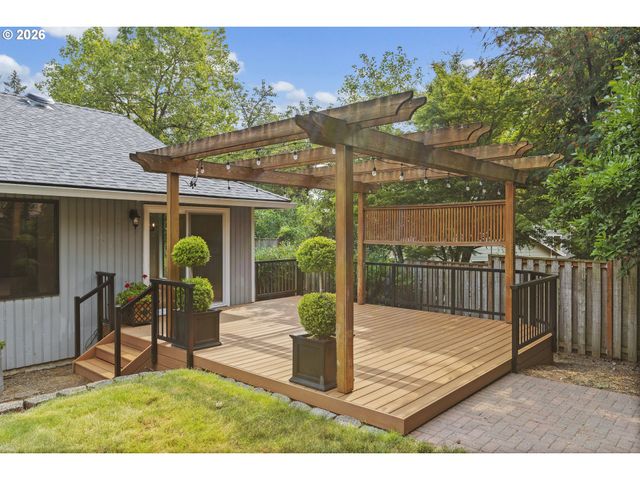 6640 PALOMINO Cir, West Linn, OR 97068