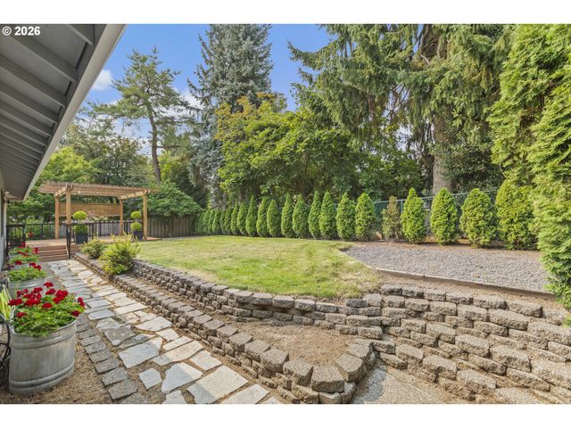 6640 PALOMINO Cir, West Linn, OR 97068
