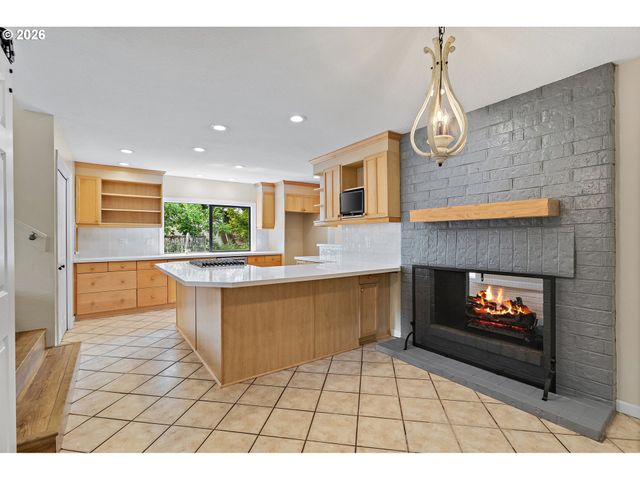6640 PALOMINO Cir, West Linn, OR 97068