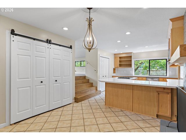 6640 PALOMINO Cir, West Linn, OR 97068