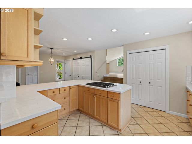6640 PALOMINO Cir, West Linn, OR 97068