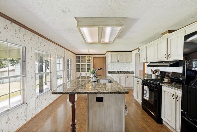 207 Vivian Road, Onalaska, TX 77360