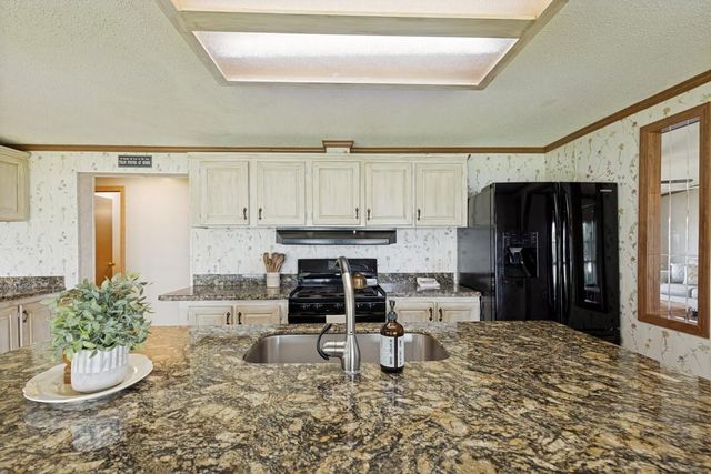 207 Vivian Road, Onalaska, TX 77360