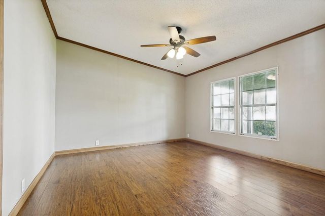 207 Vivian Road, Onalaska, TX 77360
