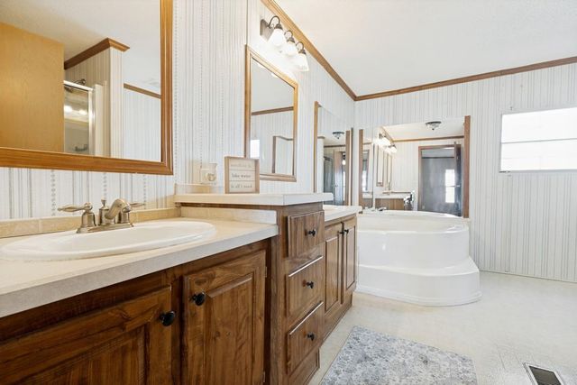 207 Vivian Road, Onalaska, TX 77360