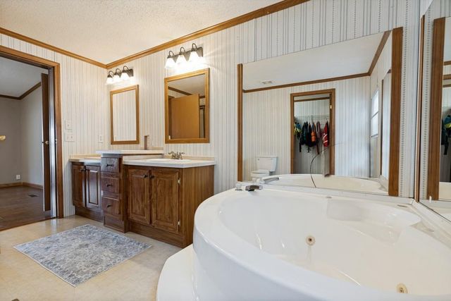 207 Vivian Road, Onalaska, TX 77360