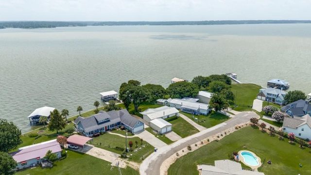 207 Vivian Road, Onalaska, TX 77360