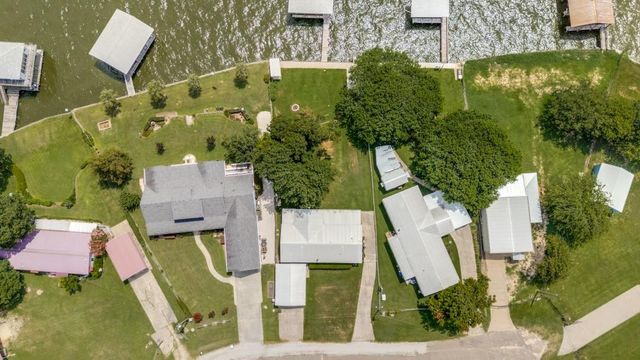 207 Vivian Road, Onalaska, TX 77360