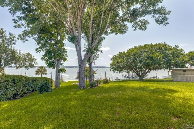 207 Vivian Road, Onalaska, TX 77360