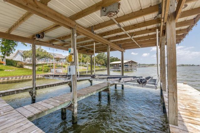 207 Vivian Road, Onalaska, TX 77360