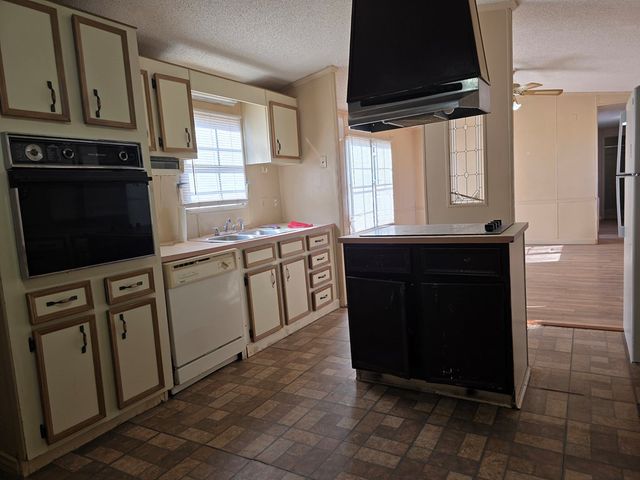 603 Clarks Cv, Van Horn, TX 79855