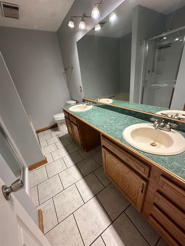 421 Cavaness Dr, Houma, LA 70364