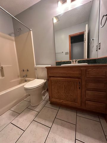 421 Cavaness Dr, Houma, LA 70364