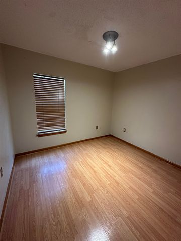 421 Cavaness Dr, Houma, LA 70364