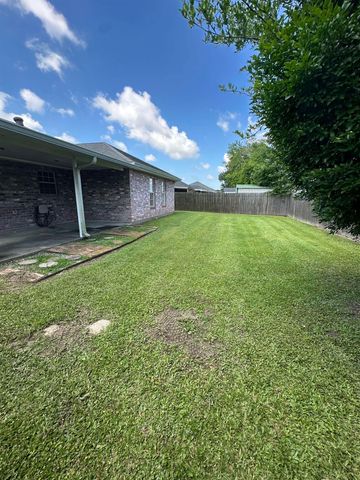 421 Cavaness Dr, Houma, LA 70364