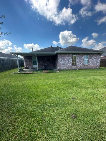 421 Cavaness Dr, Houma, LA 70364