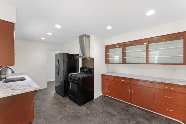 5109 W 58th Street, Edina, MN 55436