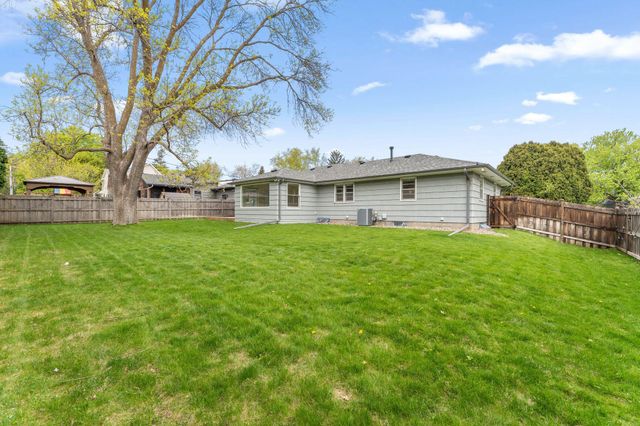 5109 W 58th Street, Edina, MN 55436