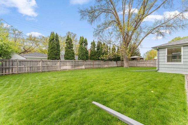 5109 W 58th Street, Edina, MN 55436