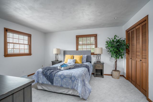 1511 Hillcrest Court, Bettendorf, IA 52722